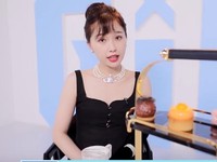 Yu Shuxin (虞书欣)