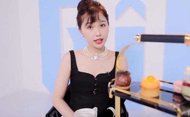 Yu Shuxin (虞书欣)