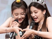 Yeji & Lia