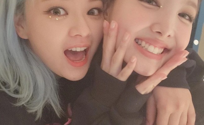 Naeyeon & Jeongyeon