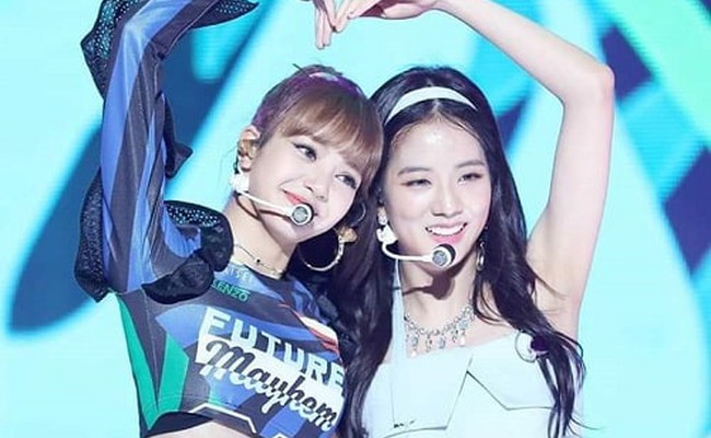 Lisa & Jisoo
