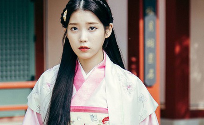 IU