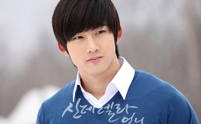 Taecyeon