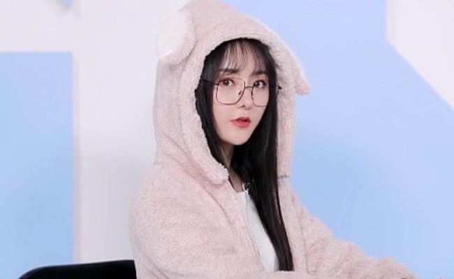 Mo Han (莫寒)