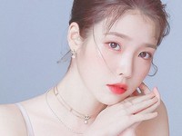 IU