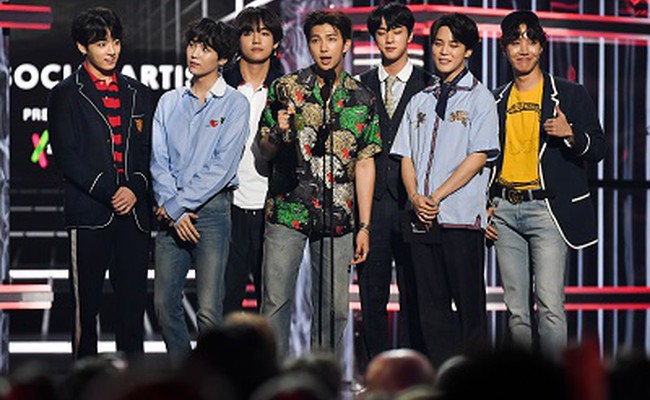 They never forget to thank their fans