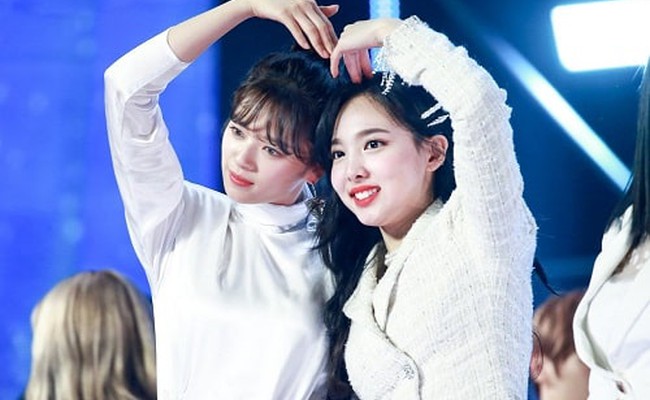 Naeyeon & Jeongyeon