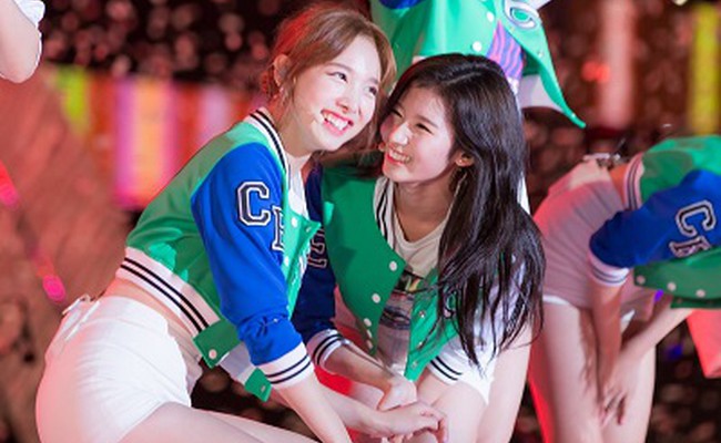 Sana-Nayeon