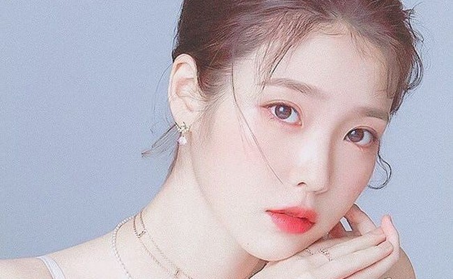IU