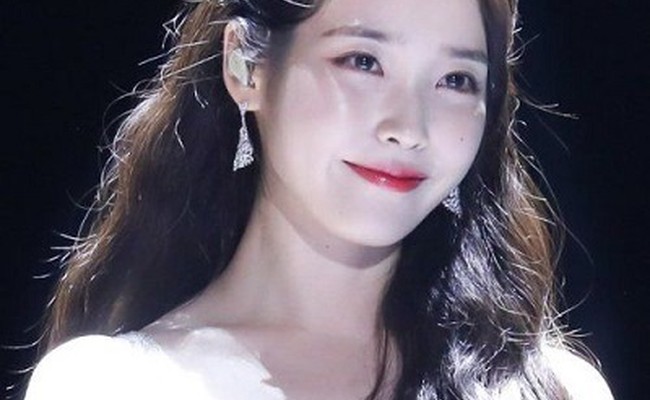 IU