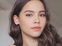 Urassaya Sperbund
