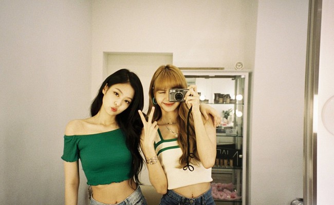 Jennie & Lisa