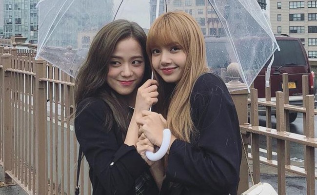 Lisa & Jisoo