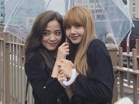 Lisa & Jisoo