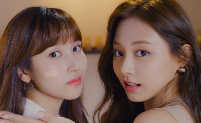 Tzuyu & Mina
