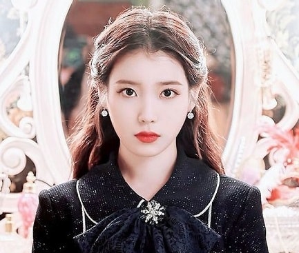 IU
