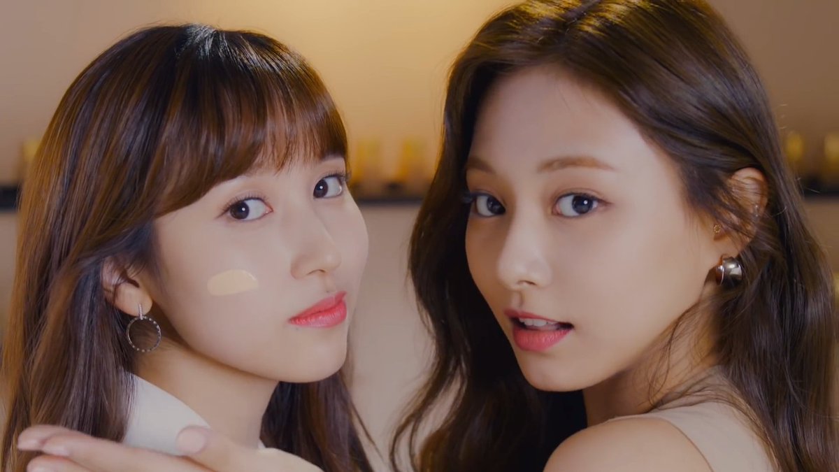 Tzuyu & Mina